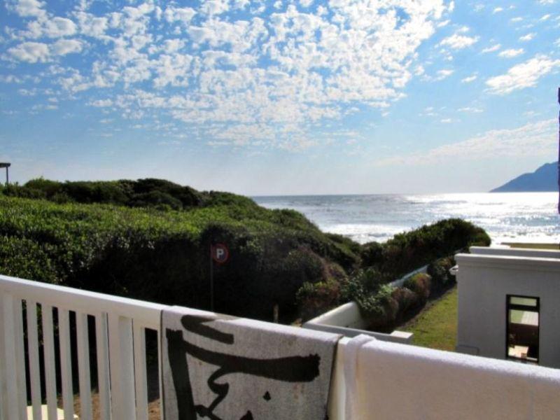 To Let 3 Bedroom Property for Rent in Kommetjie Western Cape